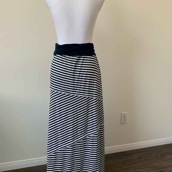 Max studio skirt - Picture 4 of 7